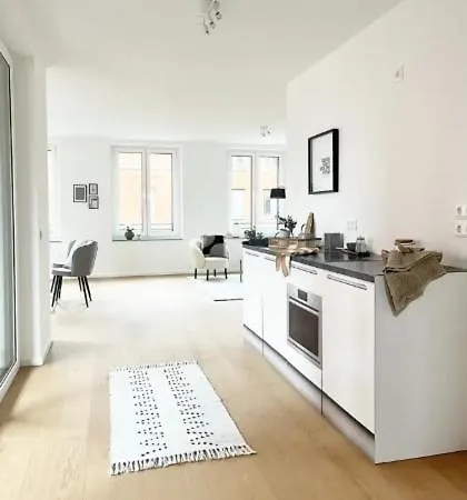 Moderne & Moeblierte 2 Zkb Mit Terrasse Direkt An Der Donau, * Ингольштадт